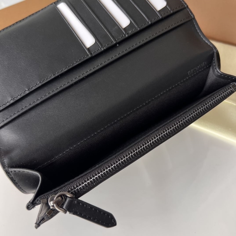 Bv*b*rry wallets